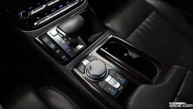 Genesis G90 (EQ900)