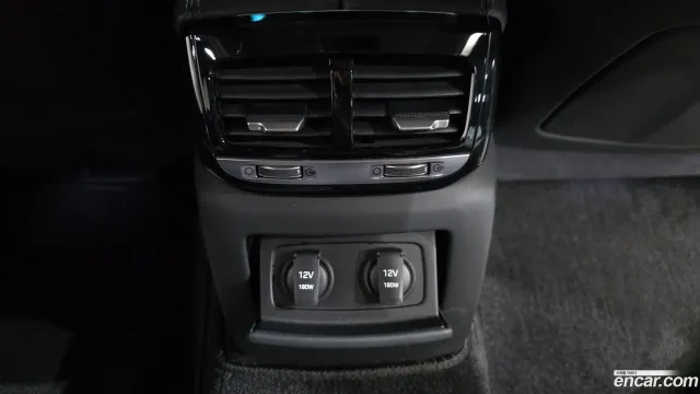 Genesis G90 (EQ900)