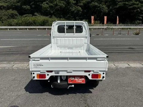 Nissan Clipper Truck