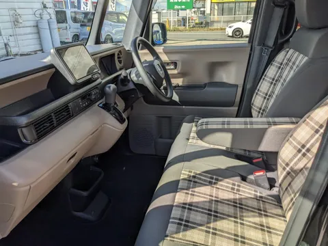 Honda N-BOX Joy