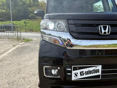 Honda N-BOX Custom