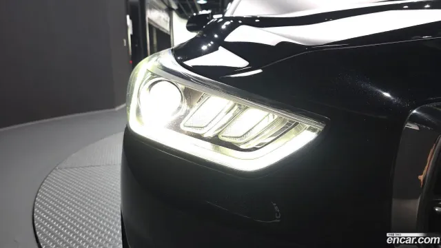 Genesis G90 (EQ900)