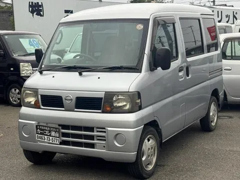 Nissan Clipper Van