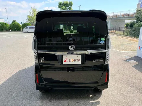 Honda N-BOX Custom