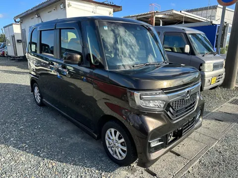 Honda N-BOX Custom