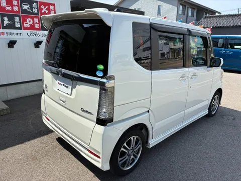 Honda N-BOX Custom