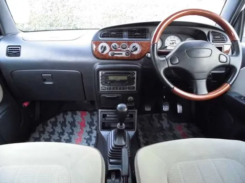 Daihatsu Mira Gino