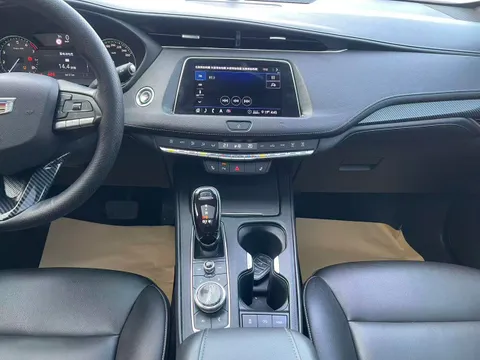 Cadillac XT4
