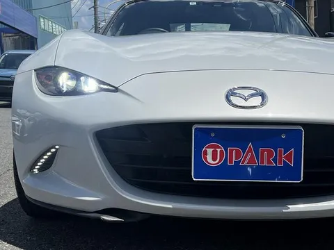 Mazda MX-5 (Roadster)
