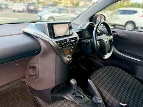 Toyota iQ