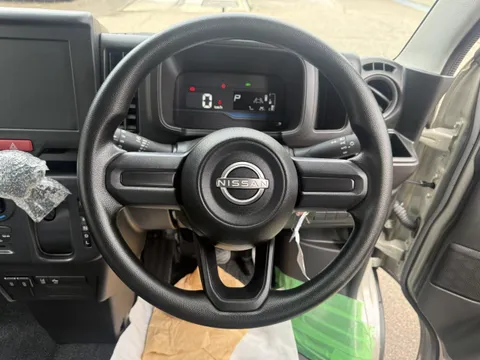 Nissan Clipper Van