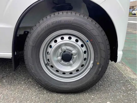 Nissan Clipper Van
