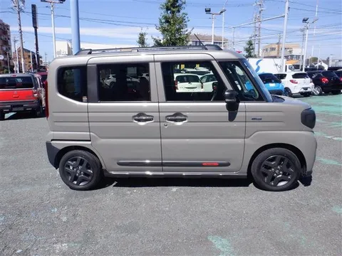 Suzuki Spacia Gear