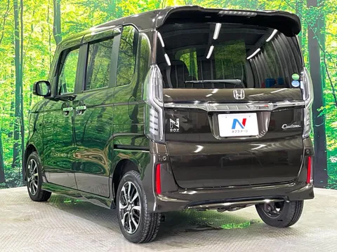 Honda N-BOX Custom
