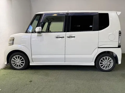 Honda N-BOX Custom