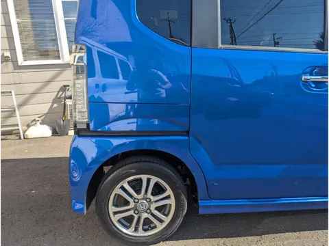 Honda N-BOX Custom
