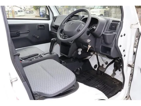Mazda Scrum Truck