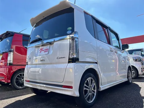 Honda N-BOX Custom
