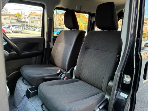 Nissan Clipper Van