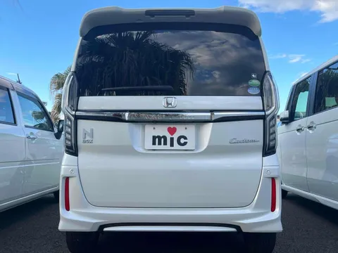 Honda N-BOX Custom