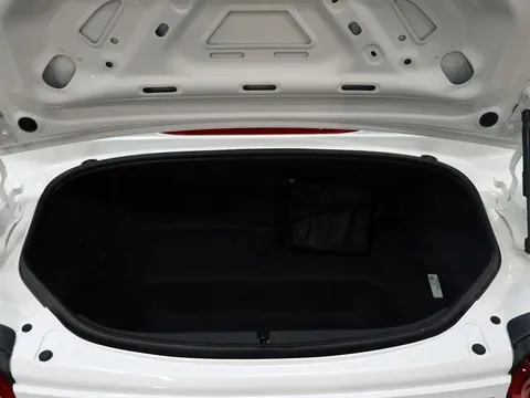 Mazda MX-5 (Roadster)