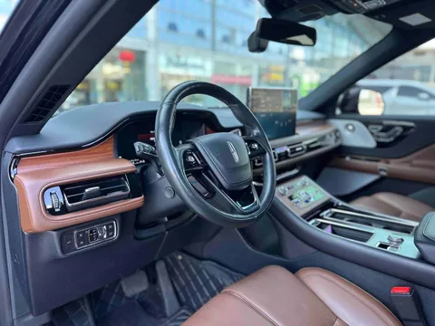 Lincoln Aviator