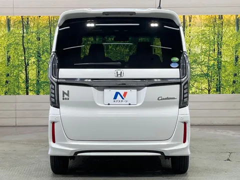 Honda N-BOX Custom