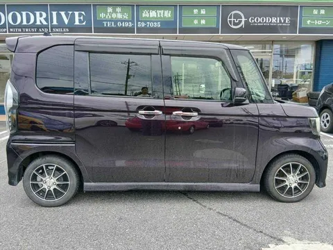 Honda N-BOX Custom