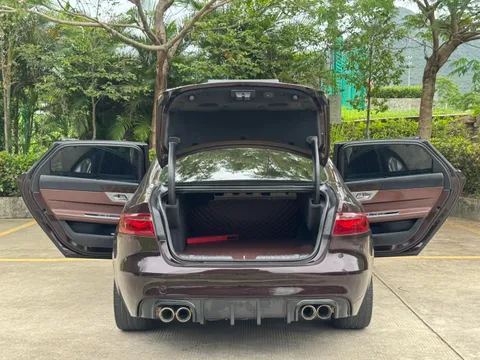 Jaguar XFL