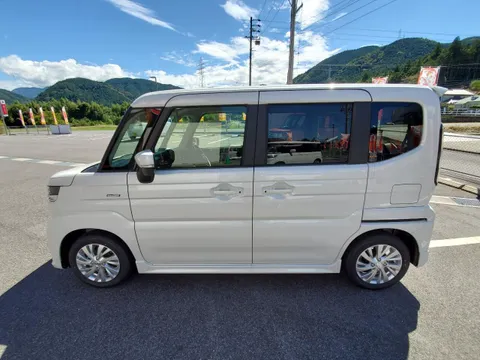 Suzuki Spacia Custom
