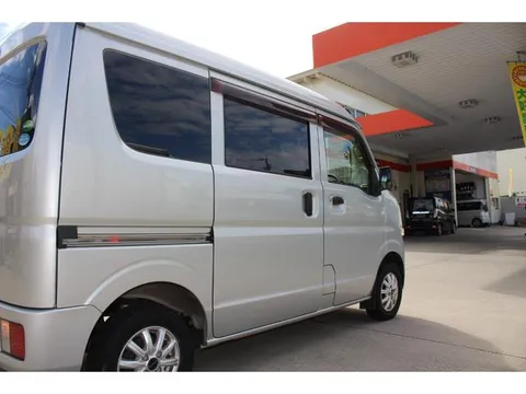 Mitsubishi Minicab Van