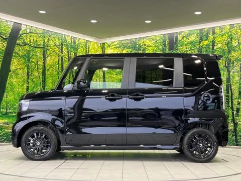 Honda N-BOX Custom
