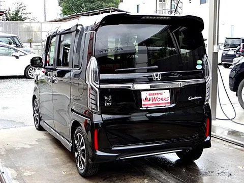 Honda N-BOX Custom