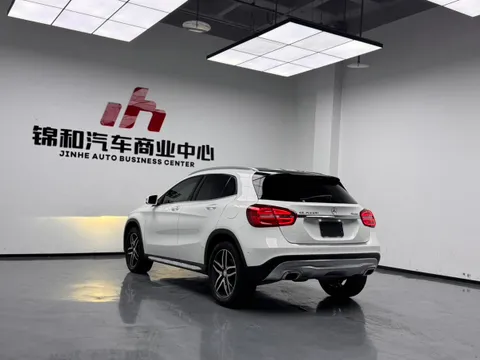 Mercedes-Benz Mercedes-Benz GLA