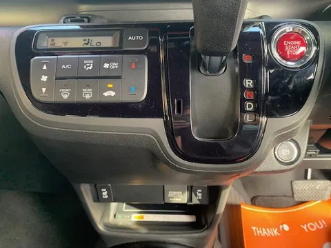 Honda N-BOX Slash