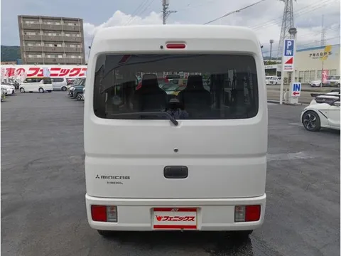 Mitsubishi Minicab Van