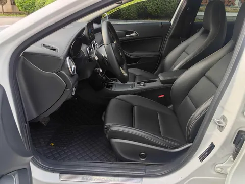 Mercedes-Benz Mercedes-Benz GLA