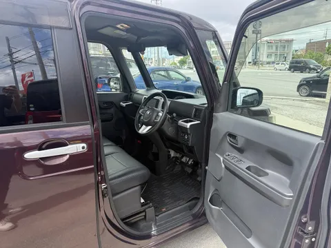 Toyota Pixis Mega