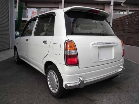 Daihatsu Mira Gino