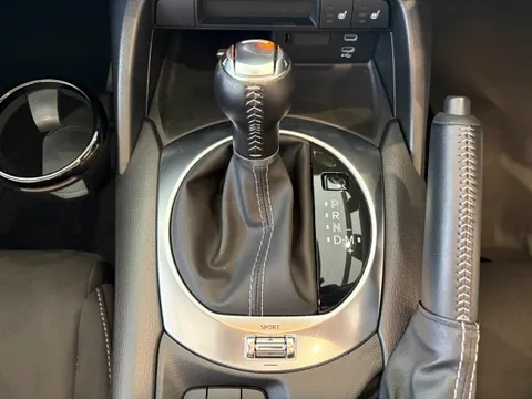 Mazda MX-5 (Roadster)