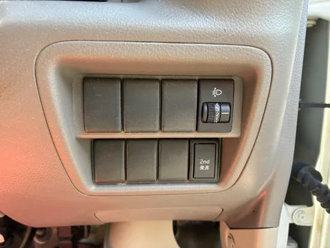 Mitsubishi Minicab Van