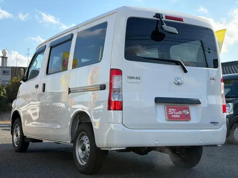 Toyota TownAce Van
