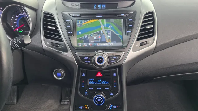 Hyundai Elantra (Avante)