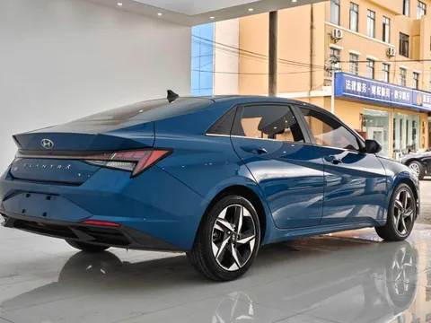 Hyundai Elantra (Avante)