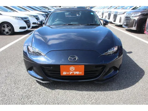 Mazda MX-5 (Roadster)