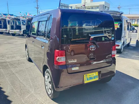 Toyota Pixis Space