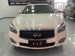 Infiniti Q70