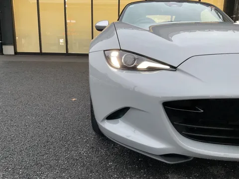 Mazda MX-5 (Roadster)