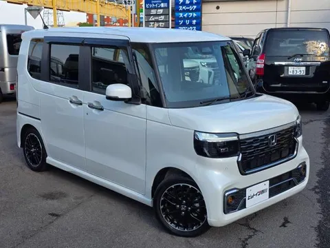 Honda N-BOX Custom