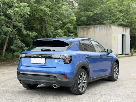 Lynk & Co 02